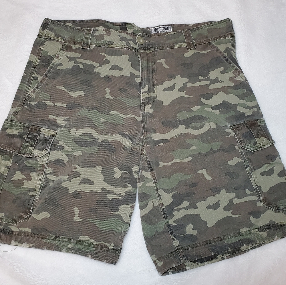 Zumiez camo shorts